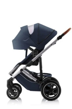 Britax Smile 5Z Kinderwagen Night Blue -Geschäft Für Babyartikel smile 5z nightblue anthrazite brownhandle 01 fwf canopyextended 2023 1