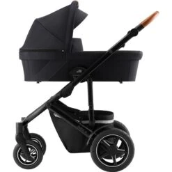 Britax Smile 3 Kinderwagen Fossil Grey Essential Set GRATIS Babywanne 13 Britax Smile 3 Kinderwagen Fossil Grey Essential Set GRATIS Babywanne -Geschäft Für Babyartikel smile iii cognachandle fossilgrey 01 hardcarrycot 2021 1